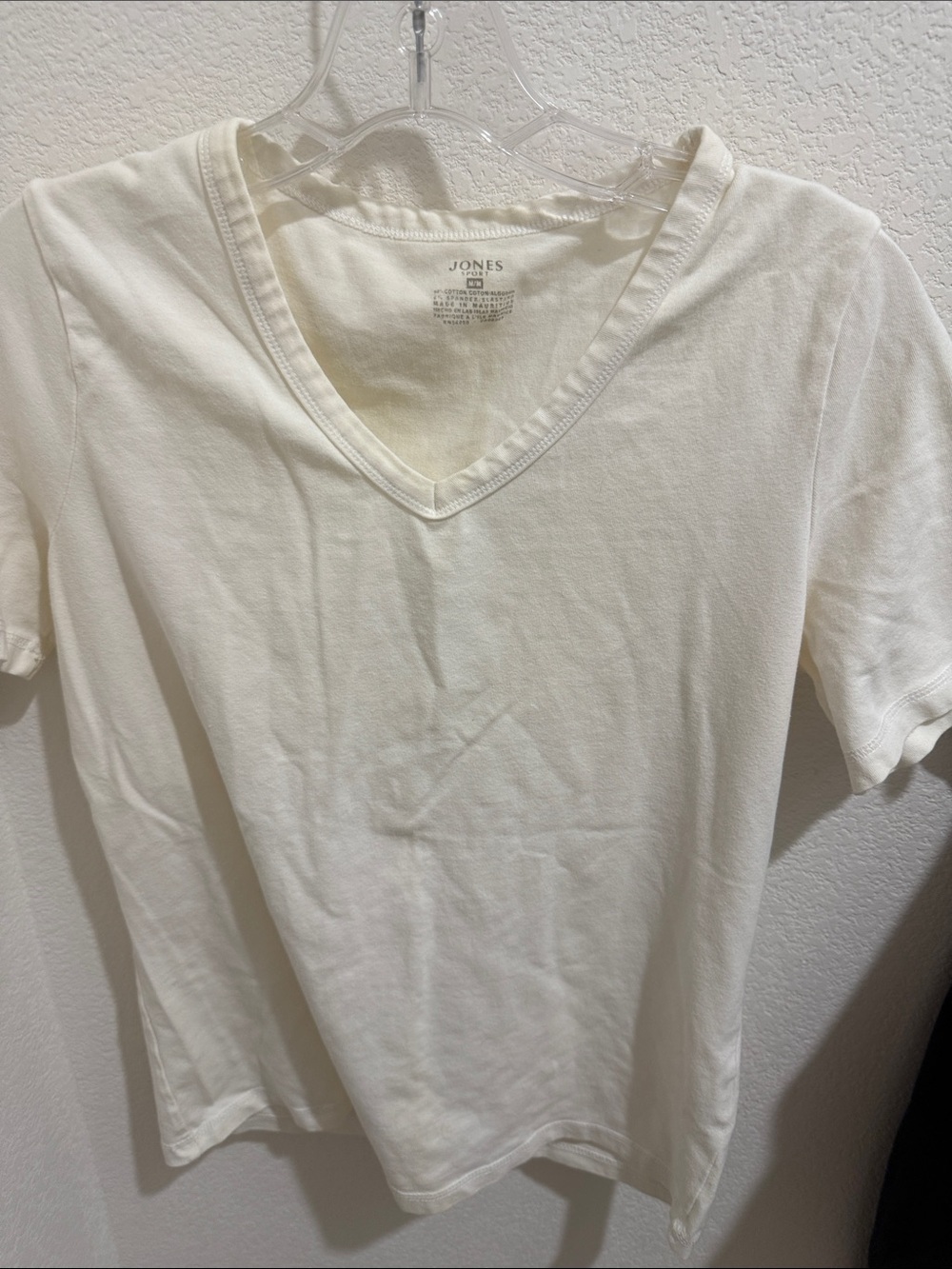 Jones New York Men's Cream V-Neck Short Sleeve Tee